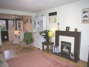 Living / dining room- click for photo gallery